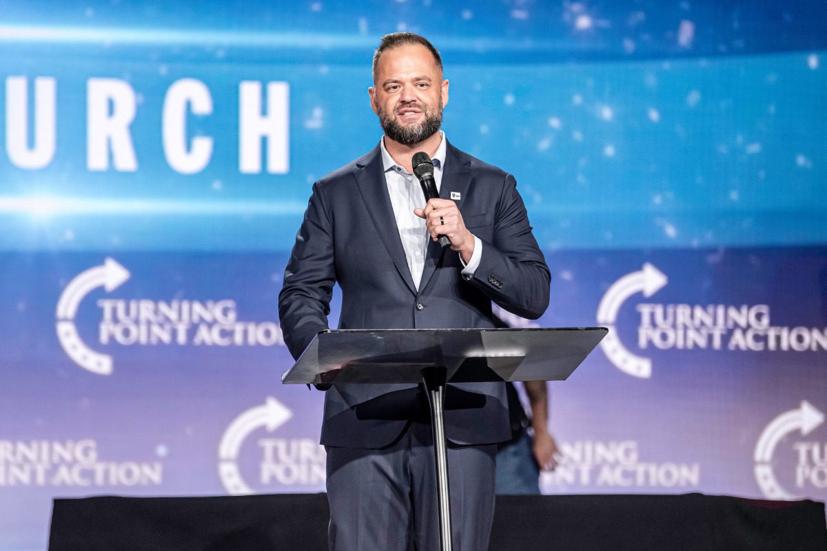 JD Vance chose a homophobic, misogynist pastor’s church for Arizona visit