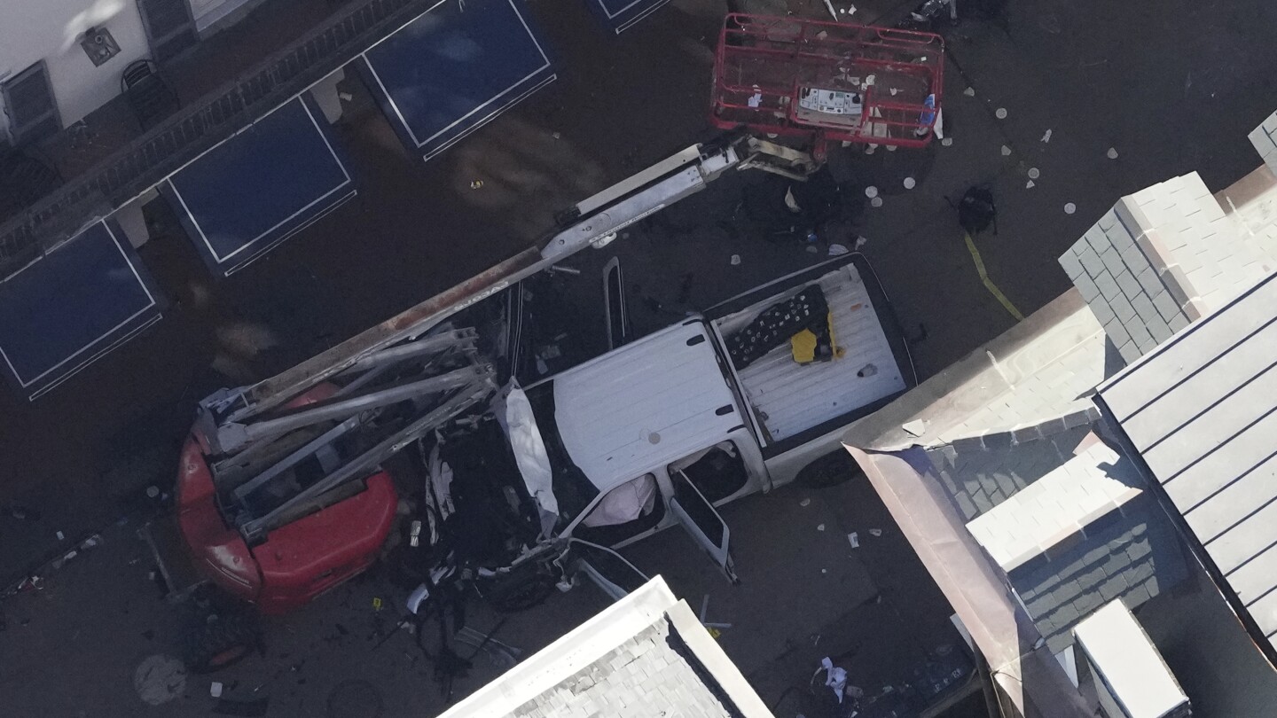 Bourbon Street reopens after 15 killed in New Years attack