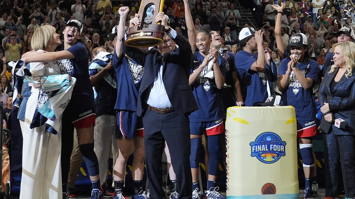UConn captures 12th title in dominating win over South Carolina
