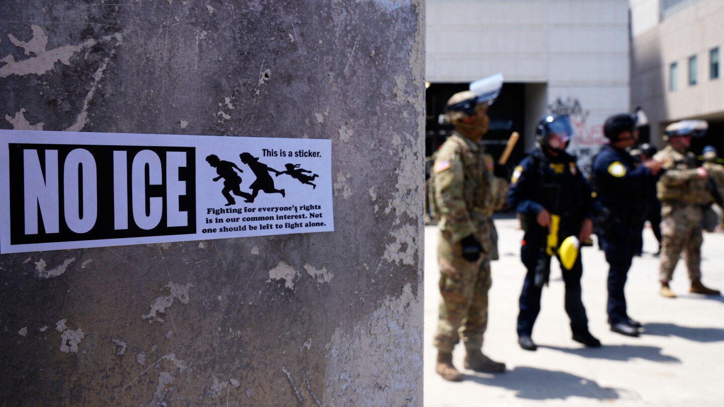 Appeals court temporarily blocks judge's ruling to return control of National Guard to California