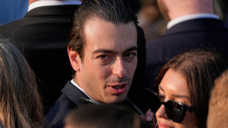 Trump pick to lead federal watchdog agency withdraws