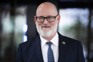 Van Orden says Obamacare is a “failed program,” won’t commit to extending subsidies