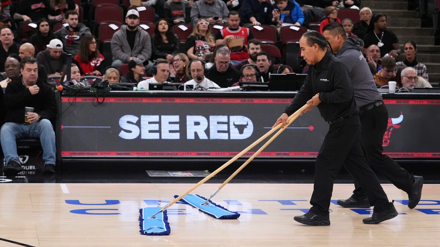Heat-Bulls game at the United Center postponed due to condensation on the court