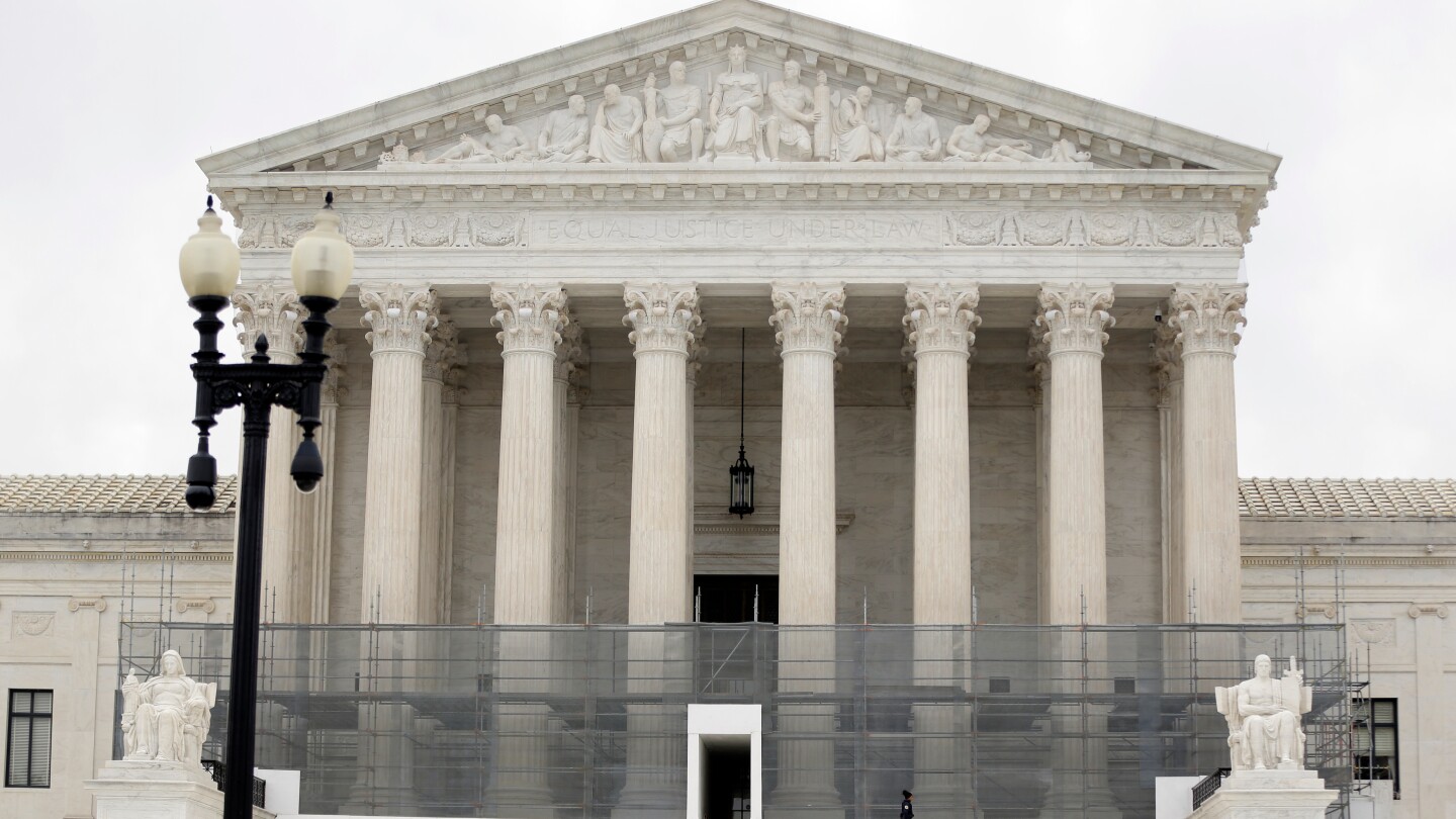 Supreme Court may strike down Hawaii restrictions on carrying guns