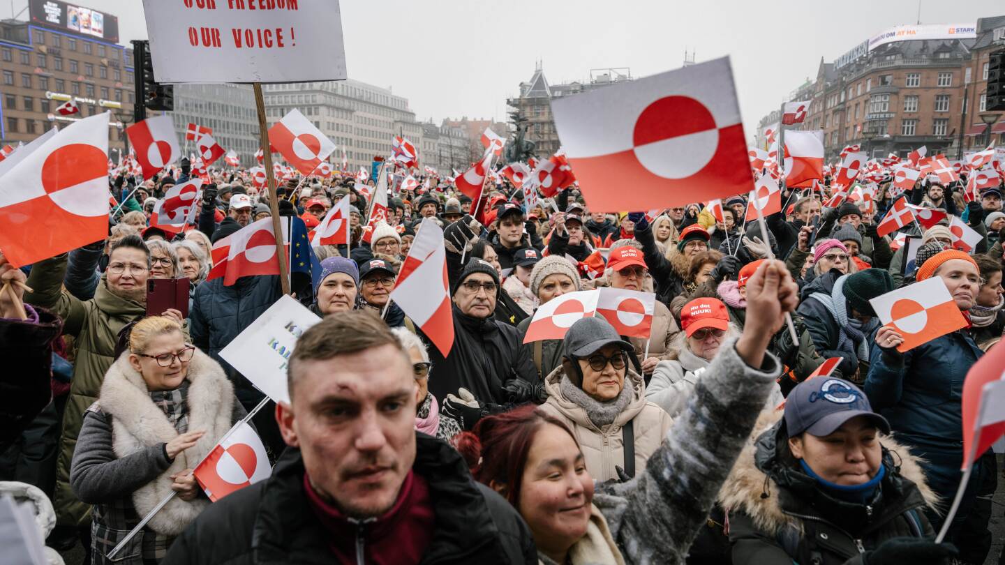 Trump says 8 European nations will face a 10% tariff for Greenland stand