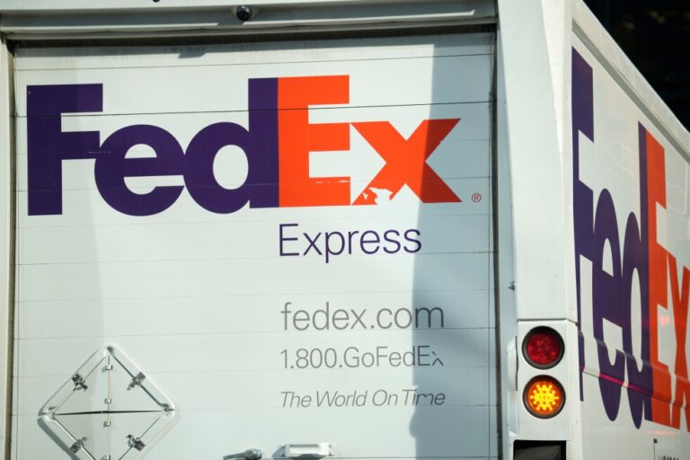 FedEx pledges to return tariff refunds to shippers and customers