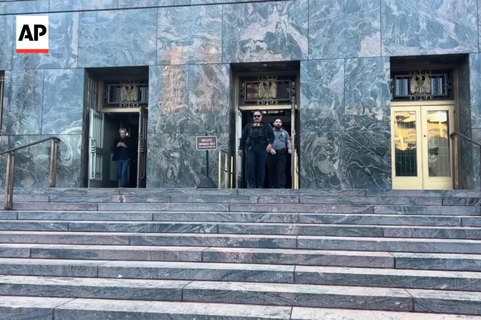 Mark Zuckerberg departs court after testifying in social media trial - AP News