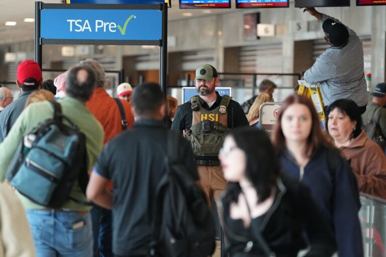 Trump signs executive action to pay TSA employees