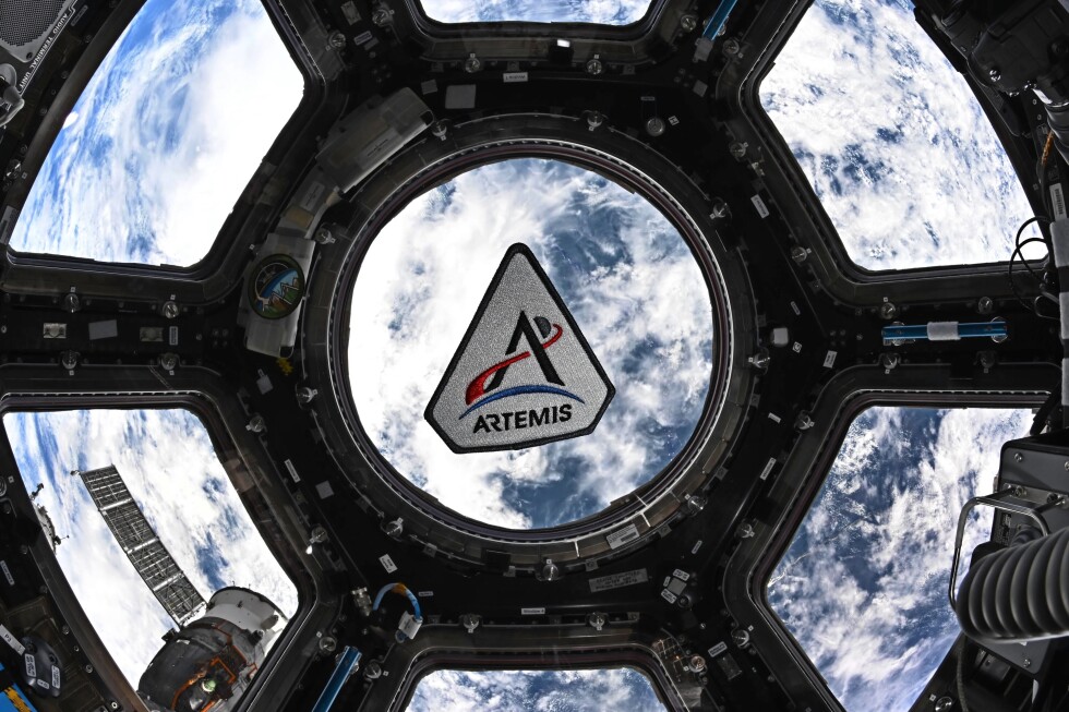 Artemis II astronauts rocket toward the moon after circling Earth