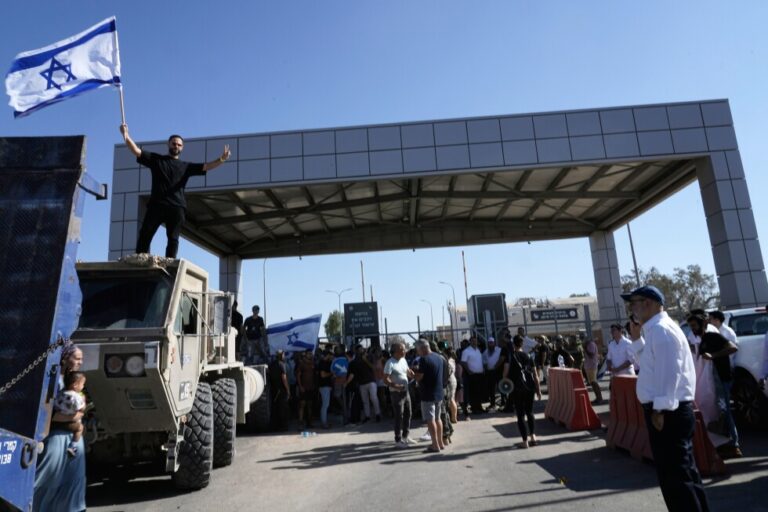 Israel drops charges against soldiers accused of prisoner abuse