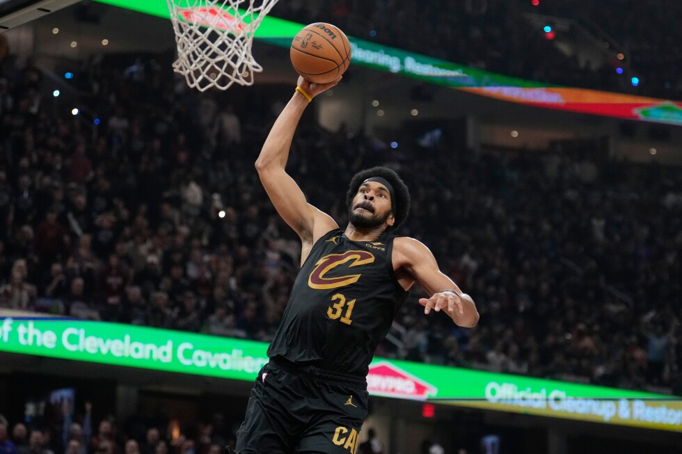 Jarrett Allen ties playoff career high with 22 points as Cavaliers beat Raptors 114-102 to advance