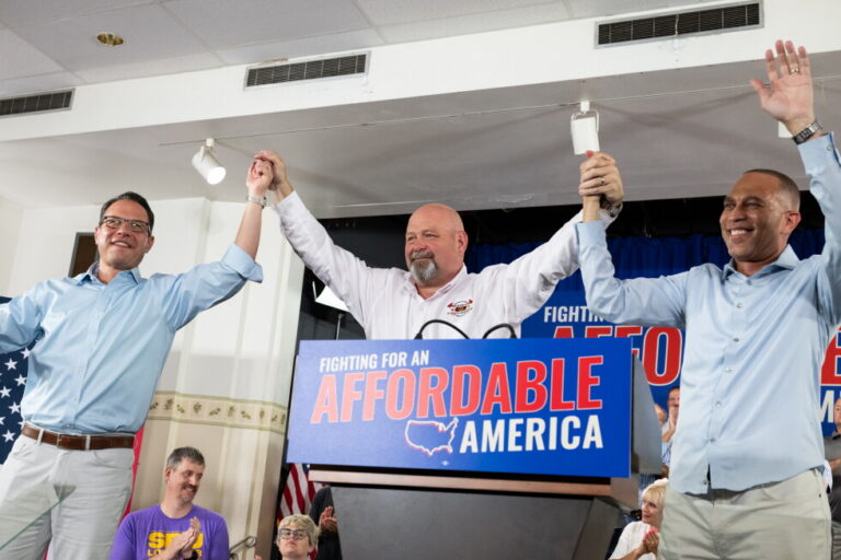 Jeffries kicks off sprint to midterms with Democrats' affordability agenda