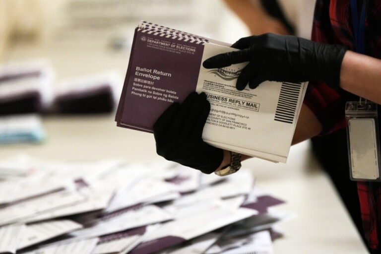 US appeals court upholds halt to Trump's executive order to create voter list
