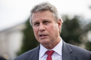 Huizenga’s revolving door: at least a dozen staffers became lobbyists